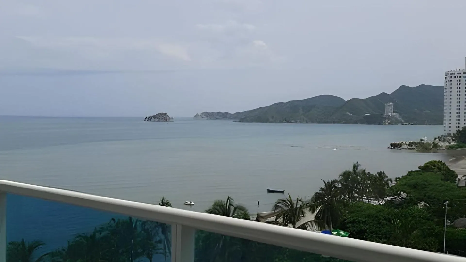 5* 1H Piscina y Spa, frente a playa Playa Salguero Santa Marta Apartamento
